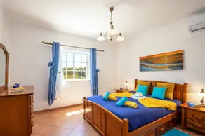 Elegant villa with BBQ and heatble pool - Image 5