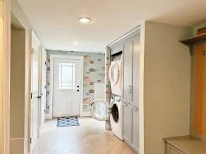 Spacious Home Near Rye Beaches - Image 2