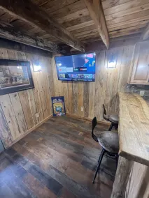 Rustic Tobacco Barn Cabin in the heart of Yadkin Valley Wine Country - Image 2