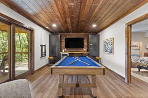 Upscale Mountain Cabin w/ Living Room Views - Image 2