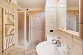 'Appartamento 8' com vista para a montanha, jardim partilhado e acesso Wi-Fi - Image 2