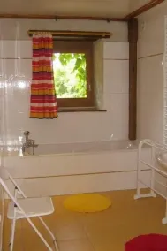 Spacious cottage on the banks of the Nivernais Canal, 5 people, all comfort - Image 3
