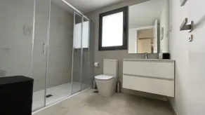 Modern penthouse close to all amenities and beaches - Image 2