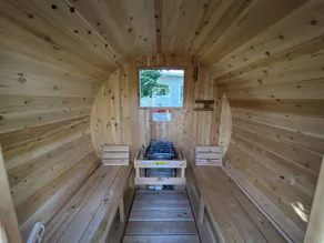 Cozy Beach Cottage with Sauna & Spacious Backyard just 5mins from the Beach - Image 3
