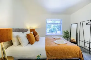52NRC Unli Wi-fi |3 Bedroom House |Mins to Ricoh Arena - Image 4