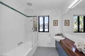 Quarterdeck - Mirante do Ponto, QLD - Image 3