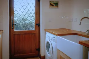 Stunning waterside six-bed house with water views, gardens and private jetty - Image 2