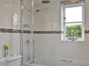 2 bedroom accommodation in Littlehampton, near Arundel - Image 2