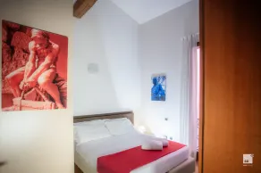 Urbanicooh Garisenda Apartment - Image 5