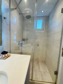 Seaview & Jacuzzi Villa Sea View - Image 5