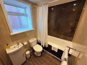 Imperial Lodge - Image 4