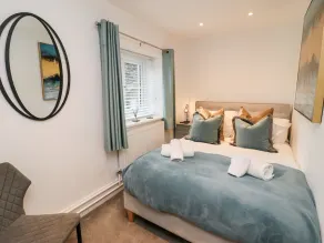 RIVERSIDE RETREAT, pet friendly, with a garden in Newby Bridge - Image 3