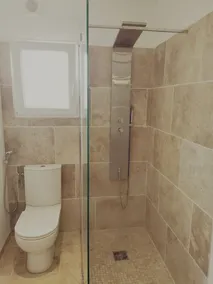 Maison au Cœur de Village Avec Piscine Privée - Image 4