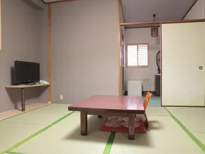 8tatami Japanesestyle room with bathroom / Osaka Ōsaka - Image 2