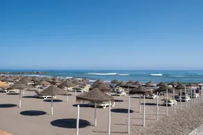 Apartamento 'Bloque 78' con vistas al mar, piscina compartida y Wi-Fi - Image 5