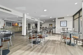 Your Relaxing Getaway Awaits! Pet-friendly Unit! Enjoy Pool and Free Parking! - Image 4