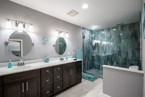 Beautiful tranquility, 1 block from the Indian River with heated pool - Image 2