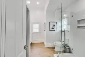 West Oakland charmer: 2br/2bath - AC & W/D - Image 3