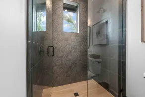 Beautiful designer luxury home with Golf Cart, Bikes, Pool and Spa, Rooftop! - Image 4