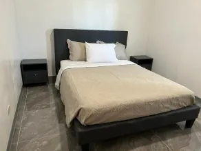 Newly renovated 2bdr/1bath - Image 3