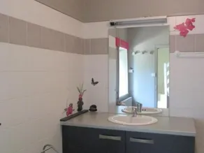 Grande maison en pierre avec jardin clôturé, animaux admis - Image 4