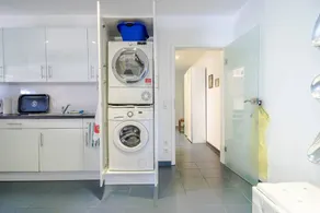 Modern Holiday Apartment \"Konstanz City im Paradies\" with Wi-Fi and Balcony - Image 2