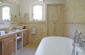 Luksus provencalsk villa med opvarmet pool og fitnesscenter i St Paul - Image 2
