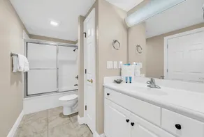 🐶Pet Friendly-GULF Front-Beachside Pool-Parking-2BR Treasure Island 1410🌴 - Image 5