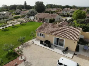Detached villa with *** rating and air conditioning and views of the Luberon - Image 4