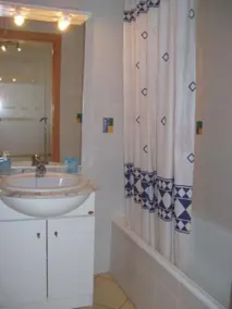 Spacious apartment. 100m from the beach, private garden, sea view - Image 4