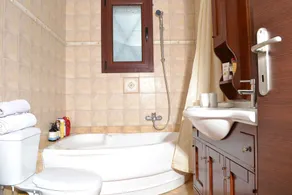 Villa Bella Loukisia Seafront 5BR Villa for 10 Near Athens - Image 2