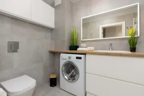 Spacious Apartment in Warsaw with Balcony and Parking by Noclegi Renters - Image 4