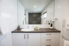 Luxurious Beachfront Modern House, St Leonards, VIC\nWheelchair access & Elevator - Image 5