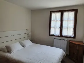 Apartment in detached house, quiet residential area \"L'Orée du lac\" - Image 5