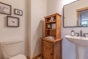 Canadiana Cabin 🇨🇦 | True Ski-In/Ski-Out w/ Private Hot Tub ❤️ - Image 3