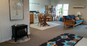 Perfect Retreat Spot in Quiet Cove - Image 3