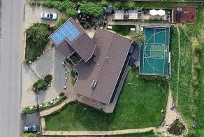 Berghaus mit Whirlpool, Tennisplatz und Stadtblick! - Image 2