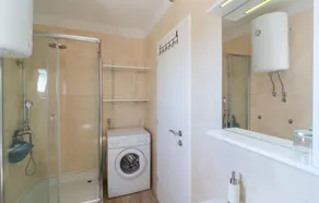3 Bedroom Nice Apartment In Milna - Image 3