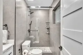 Beautiful 3 Bedroom 2 Bathroom Home in Quiet Miami Neighborhood Near Everything - Image 3