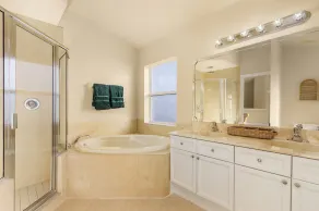 Spacious home for large groups!  - Image 3