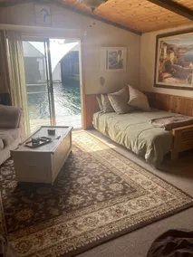 Cozy Float House in Bayview Idaho - Image 3