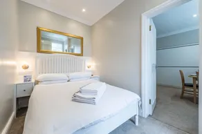 Beautiful Flat-12 minutes(tube)to Oxford Street,Accommodates up to  6 - Image 4