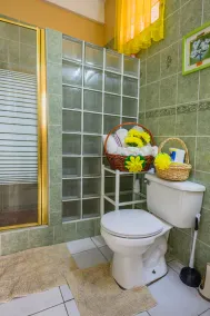 Poolside apartment near beaches Apt. A 2bed 1 bath - Image 2