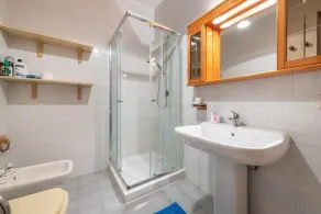 Strandvilla med privat pool och vattenrutschbana - Image 2