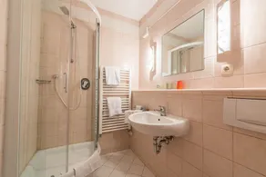 Charming Holiday Apartment Förchensee by the Lake with Wi-Fi, Sauna & Pool; Parking Available - Image 4