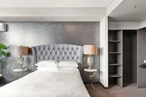 Elegant 1-Bed by Riverside Park & Amenities - Image 5