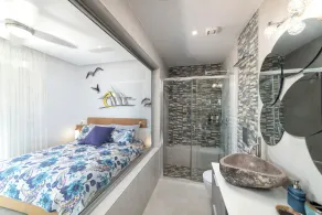 Exclusive beachfront penthouse retreat with private hot tub - Image 5