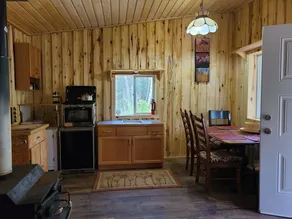 Private lakefront cabin with mountain views - Image 5