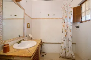 Holiday Home 'Casa da Tita - Apartamento Palheiro' with Mountain View, Pool, A/C & Wi-Fi - Image 2