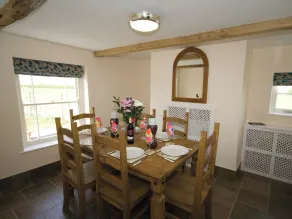 Somer Leyton Cottage - Image 4